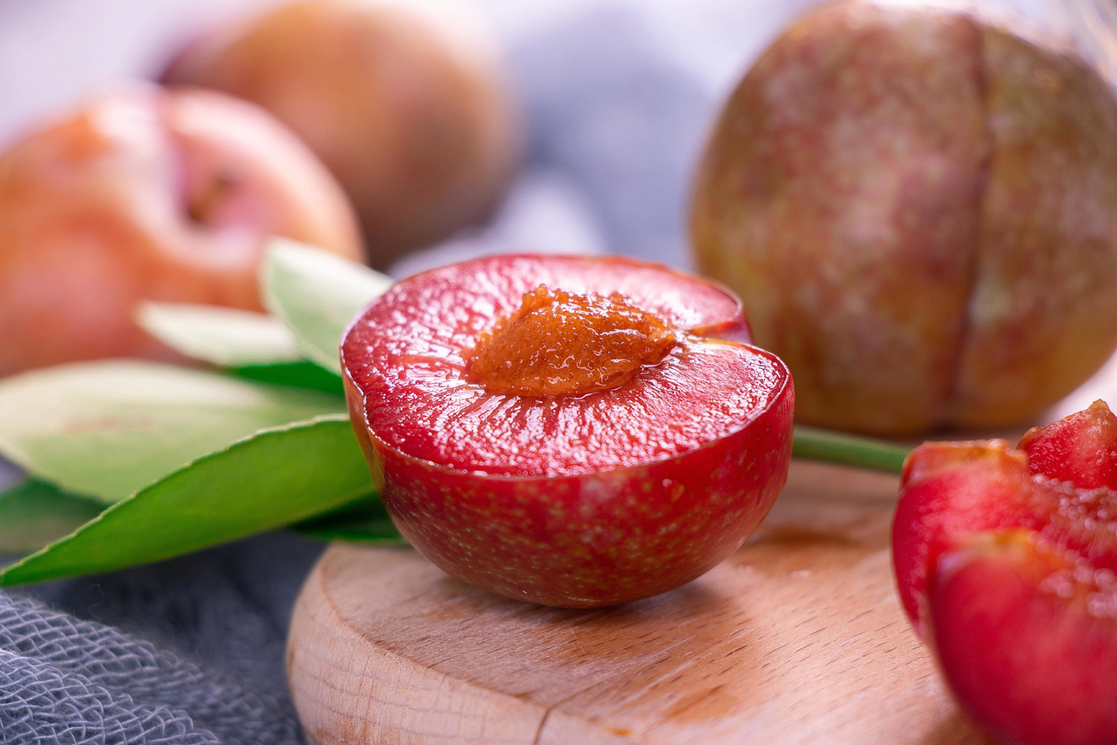 水果产品摄影三华李