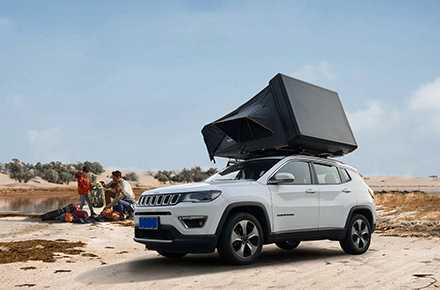 汽车户外自驾旅行，车顶帐篷露营，车顶行李箱，首页，海报，banner